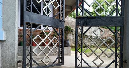 House with homestay . world famous Flowers nursery and pine trees jungle