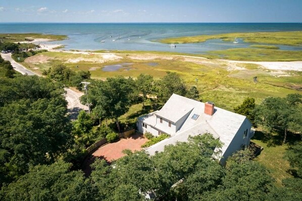 Exterior - Great waterfront property with wildlife views & walking distance to beach! (Eastham)
