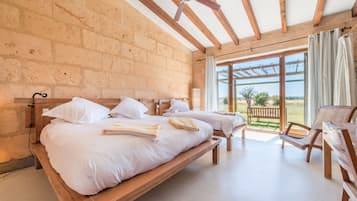 4 chambres, fer et planche à repasser, accès au Wi-Fi (inclus)
