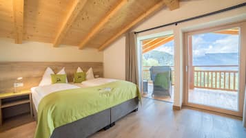 3 slaapkamers, een strijkplank/strijkijzer, gratis wifi, beddengoed