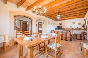 Dining - Finca "Villa Ca na Siona" in a Rural Idyll and Near the Beach (Alcudia)