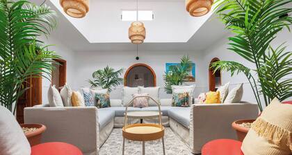 „Abundia“ mit Bergblick, WLAN und Klimaanlage