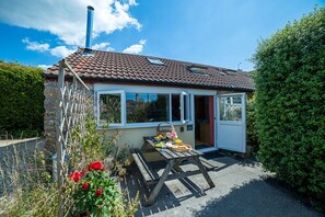 تناول الطعام بالخارج