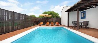 Charmante Villa "Susana" mit Bergblick, Garten, Terrasse & Pool