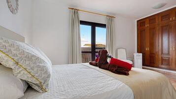 3 chambres, fer et planche Ă repasser, Wi-Fi gratuit, draps fournis