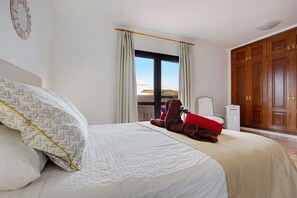 3 bedrooms, iron/ironing board, free WiFi, bed sheets - Charming Villa "Susana" with Mountain View, Garden, Terrace & Pool (La Oliva)