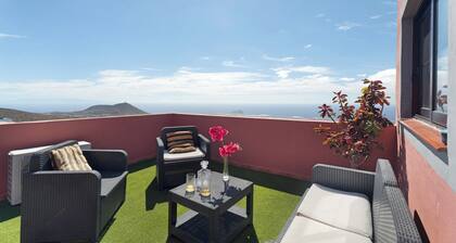Beautiful Home Casa Alberto Santos with Rooftop Terrace, Mountain/Ocean Views & Wi-Fi