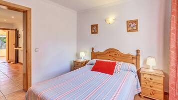 3 camere, ferro/asse da stiro, Wi-Fi gratuito, lenzuola