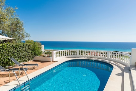 Pool. Stunning sea view and pool – Villa Amoura