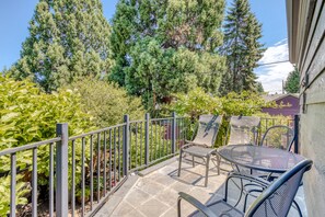 Property grounds - Contemporary dog-friendly studio w/ cable, WiFi, and private balcony (Portland)