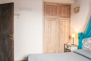 2 dormitorios, tabla de planchar con plancha, wifi gratis y ropa de cama