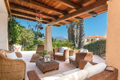"Casa Gaia" Apartment with Sea View, Garden, and Terrace
