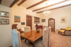 Dining - Villa Peditoltu with sea view, mountain view, garden, pool and terrace (Olbia)