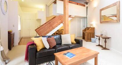 Geräumiges, ruhiges Apartment im New Yorker Loft-Stil