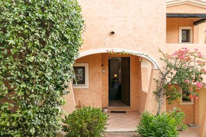 Exterior detail - Apartment “Bia de Bados C3” with Shared Pool and Terrace (Olbia)