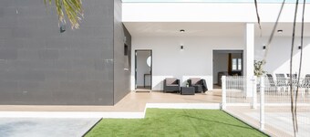 Beautiful Villa Sandra (just families) with Pool, Air Conditioning & Terraces