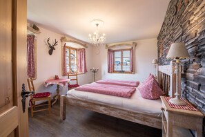 2 habitaciones, tabla de planchar con plancha y wifi gratis 
