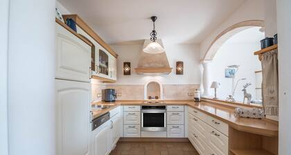 Luxuriöse Ferienwohnung Sissi mit WLAN, Terrasse