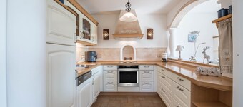 Luxurious Holiday Apartment Sissi with Wi-Fi, Terrace