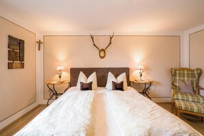 3 chambres, fer et planche à repasser, Wi-Fi gratuit, draps fournis