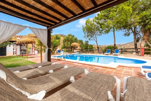 Country House with Air Conditioning, Pool, Terrace and Wi-Fi