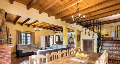 Casa de campo con aire acondicionado, piscina, terraza y Wi-Fi