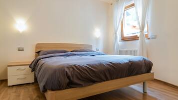 2 camere, ferro/asse da stiro, Wi-Fi gratuito, lenzuola