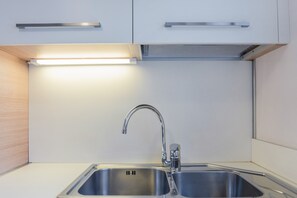 Kühlschrank, Ofen, Herdplatte, Geschirrspüler