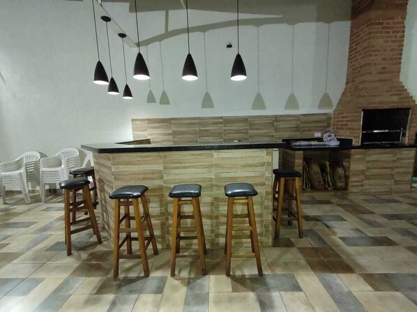 Réfrigérateur, grille-pain, blender, congélateur