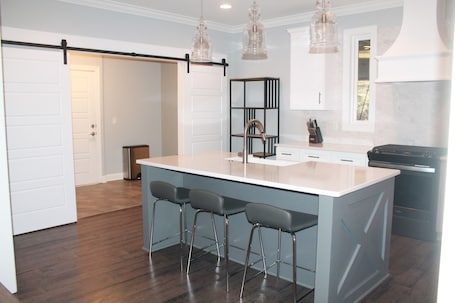 Fridge, microwave, oven, stovetop. Chattanooga Getaway 5 bedroom SLEEPS 15