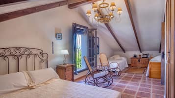 4 Schlafzimmer, Bügeleisen/Bügelbrett, kostenloses WLAN, Bettwäsche