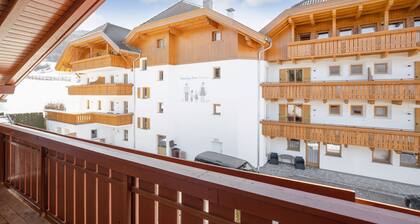 Haus Aue - Apartment 2 with Balcony, Mountain View & Wi-Fi