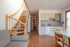 TV - Luxurious Apartment "Durnbrunn 4" with Terrace, Mountain View & Wi-Fi (Olang)