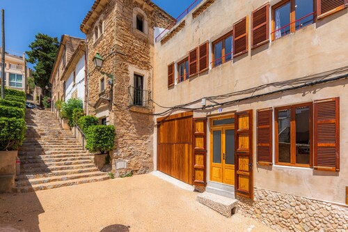 Ferienhaus "Can Binitu" mit Meerblick, Bergblick, Balkon, Garten & Pool
