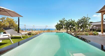 Beautiful "Casa Adayeim 1" with Pool, Wi-Fi, Terraces, Sea & Mountain Views