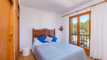 3 dormitorios, tabla de planchar con plancha, wifi gratis y ropa de cama