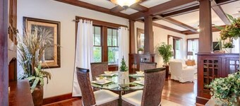 Entire Bungalow, Romantic, Comfy & Cozy! On-Site Parking, 2 Baths