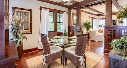 Entire Bungalow, Romantic, Comfy & Cozy! On-Site Parking, 2 Baths