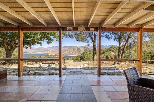 SkyRanch Log Cabin with Amazing Views In the Sequoia National Forest!!