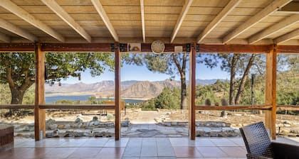 SkyRanch Log Cabin with Amazing Views In the Sequoia National Forest!!