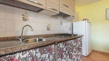 Réfrigérateur, plaque de cuisson