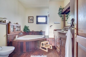 Bathtub, hair dryer, towels