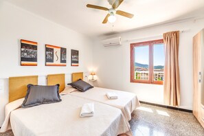 3 dormitoris, planxa i posts de planxar, wifi gratuïta i roba de llit 