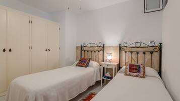 2 habitaciones, tabla de planchar con plancha y wifi gratis