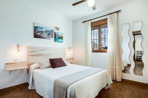 3 bedrooms, iron/ironing board, free WiFi, bed sheets - “Casas Rurales El Mirador A” with a Shared Pool, Beautiful Views (Vejer de la Frontera, Cádiz)