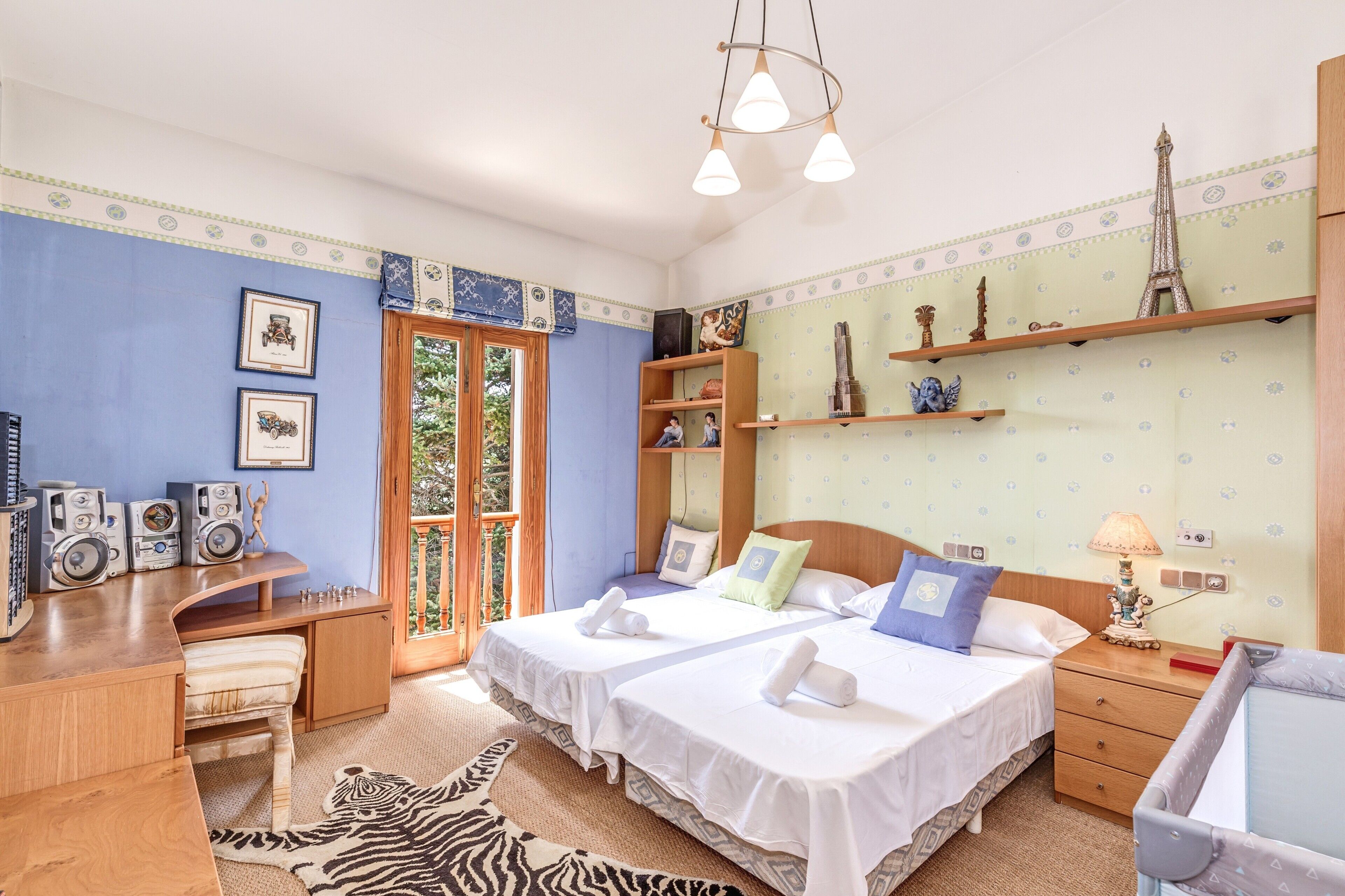 5 quartos, ferros/tábuas de passar roupa, Wi-Fi de cortesia