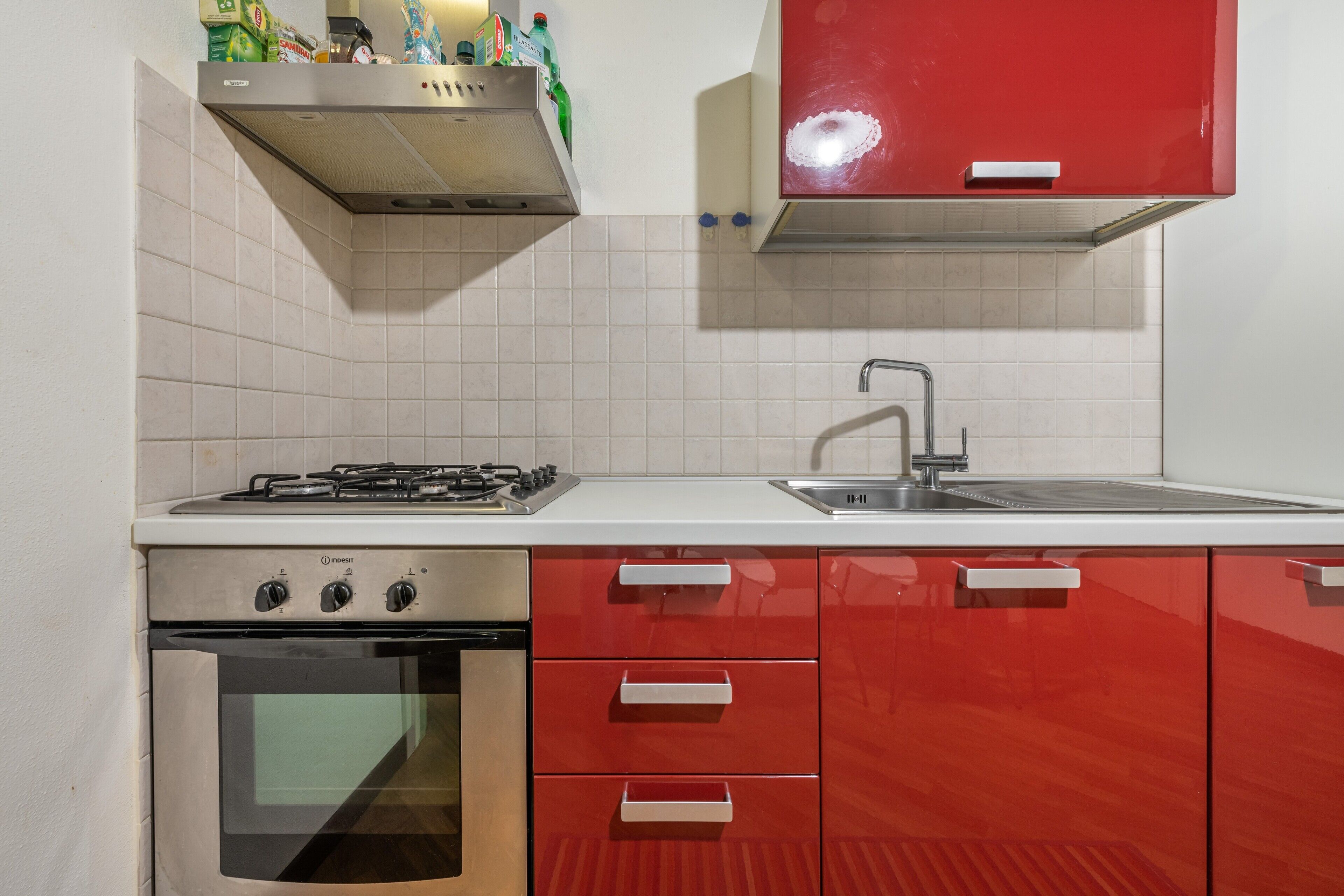 Fridge, microwave, stovetop, electric kettle