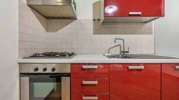 Fridge, microwave, stovetop, electric kettle