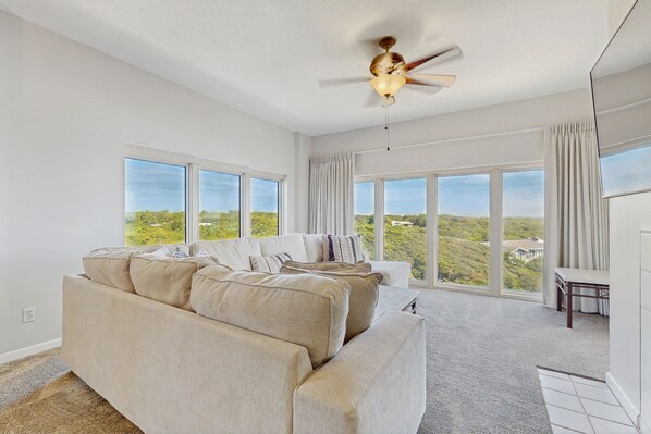 Fernseher, DVD-Player, Stereoanlage