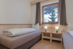 2 chambres, fer et planche à repasser, Wi-Fi gratuit, draps fournis